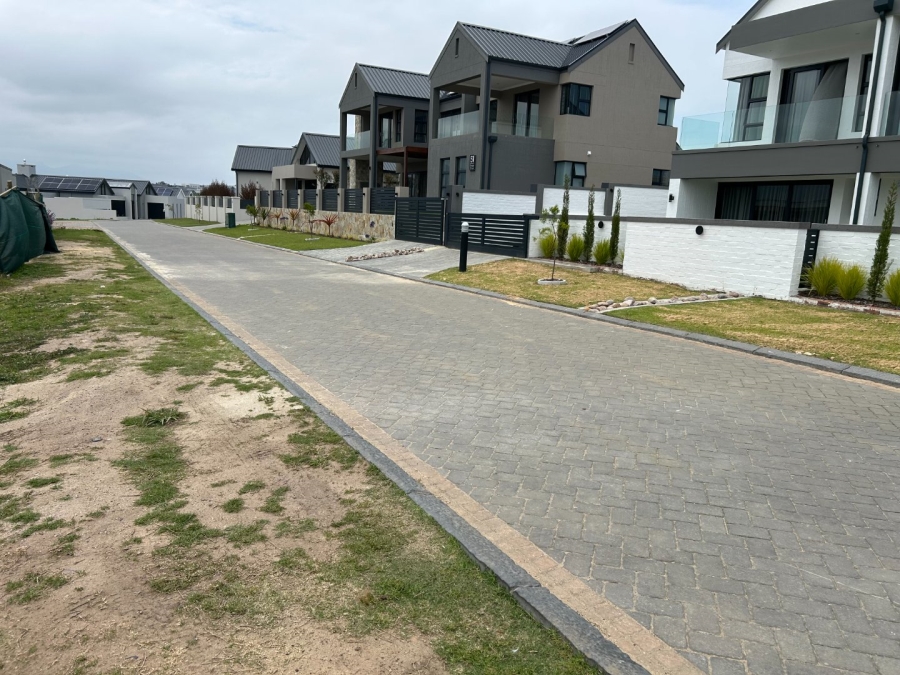 Commercial Property for Sale in Kingswood Golf Estate Western Cape